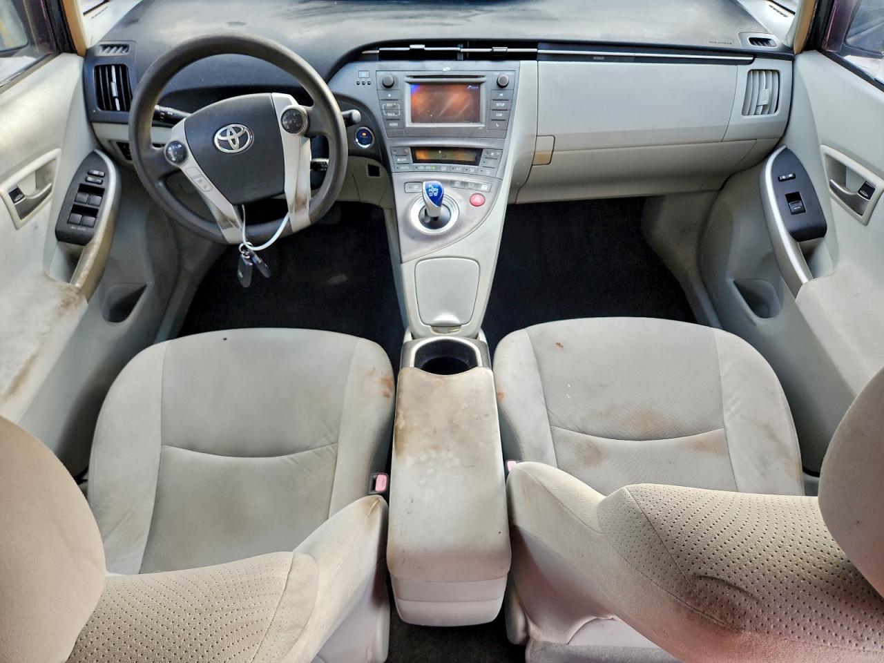 2014 TOYOTA PRIUS photo 8