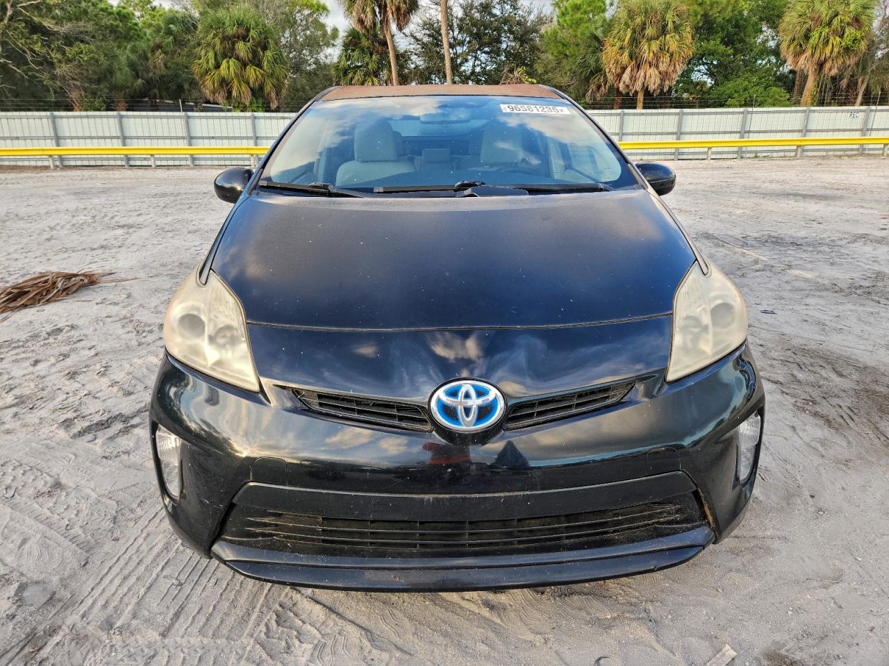 2014 TOYOTA PRIUS photo 5
