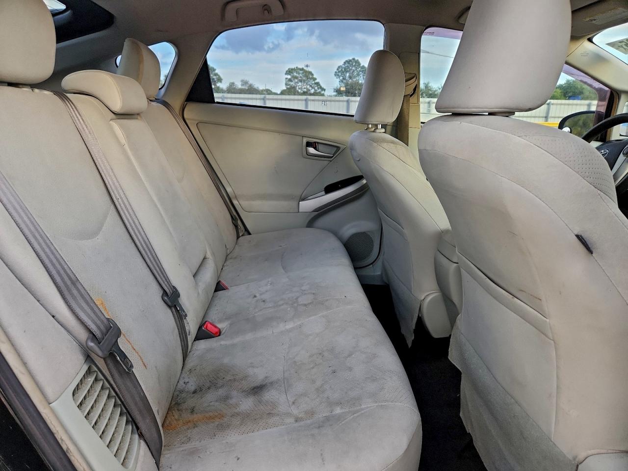 2014 TOYOTA PRIUS photo 10