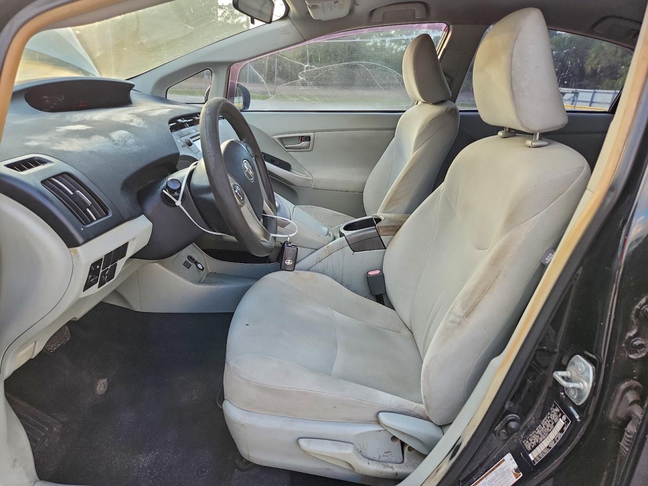 2014 TOYOTA PRIUS photo 7
