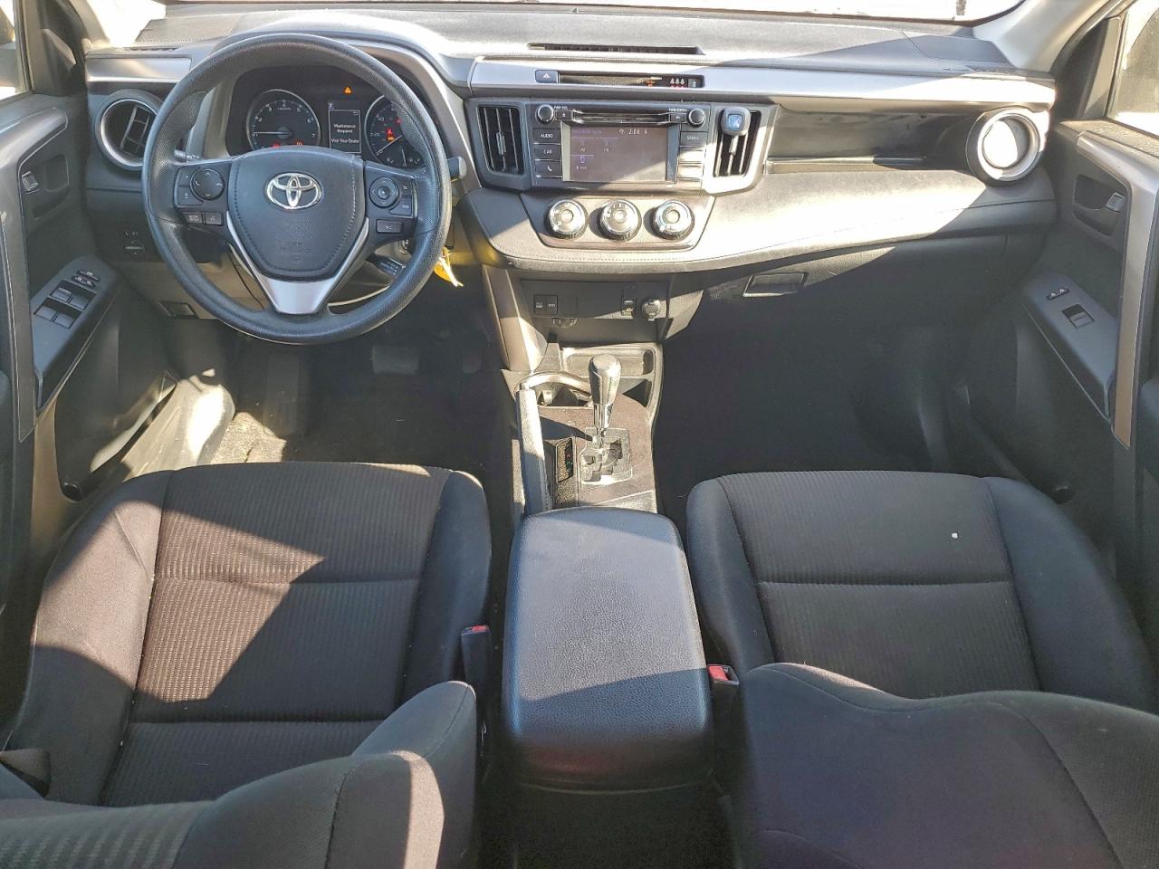 2018 TOYOTA RAV4 LE photo 15