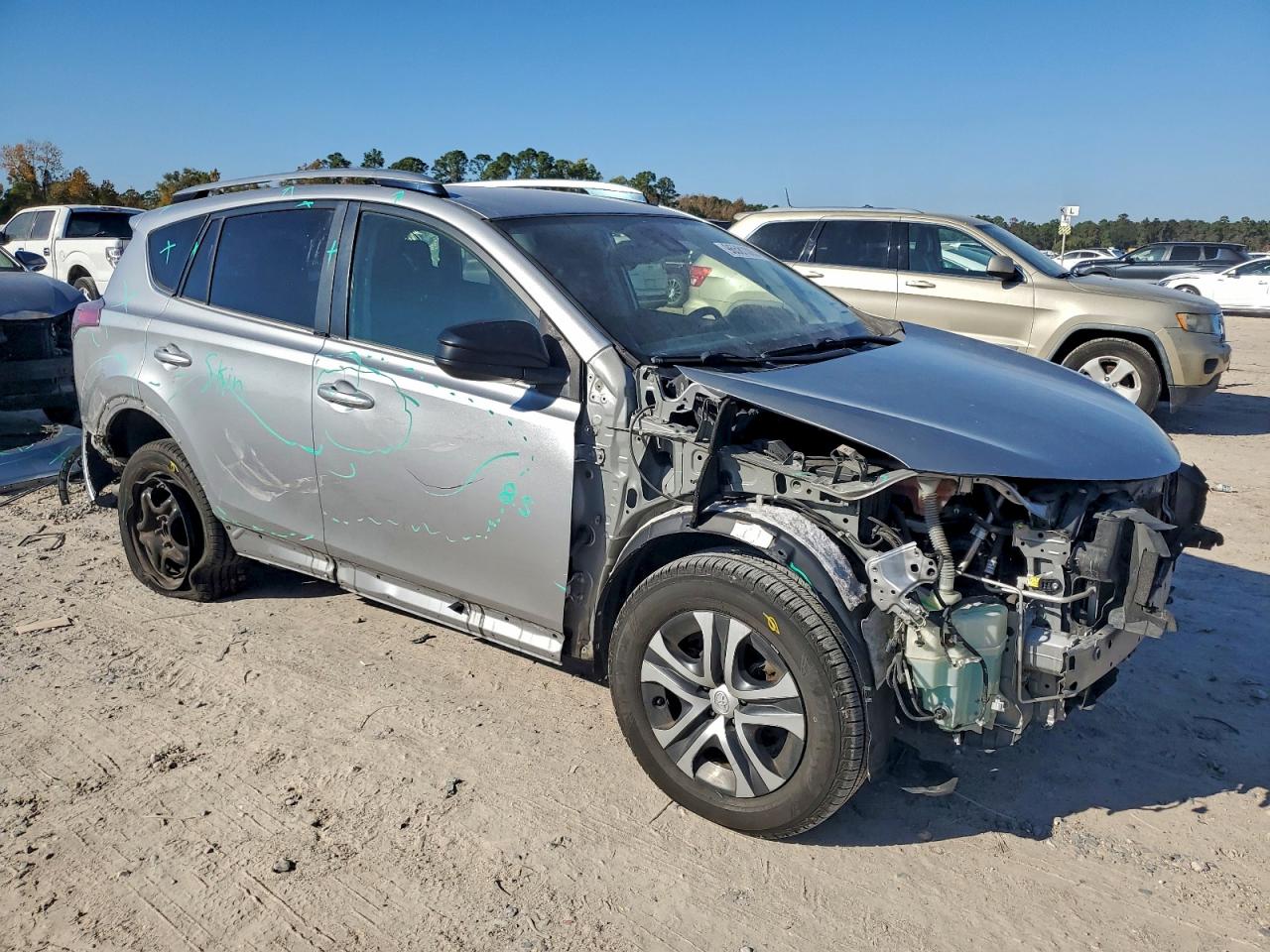 2018 TOYOTA RAV4 LE photo 7