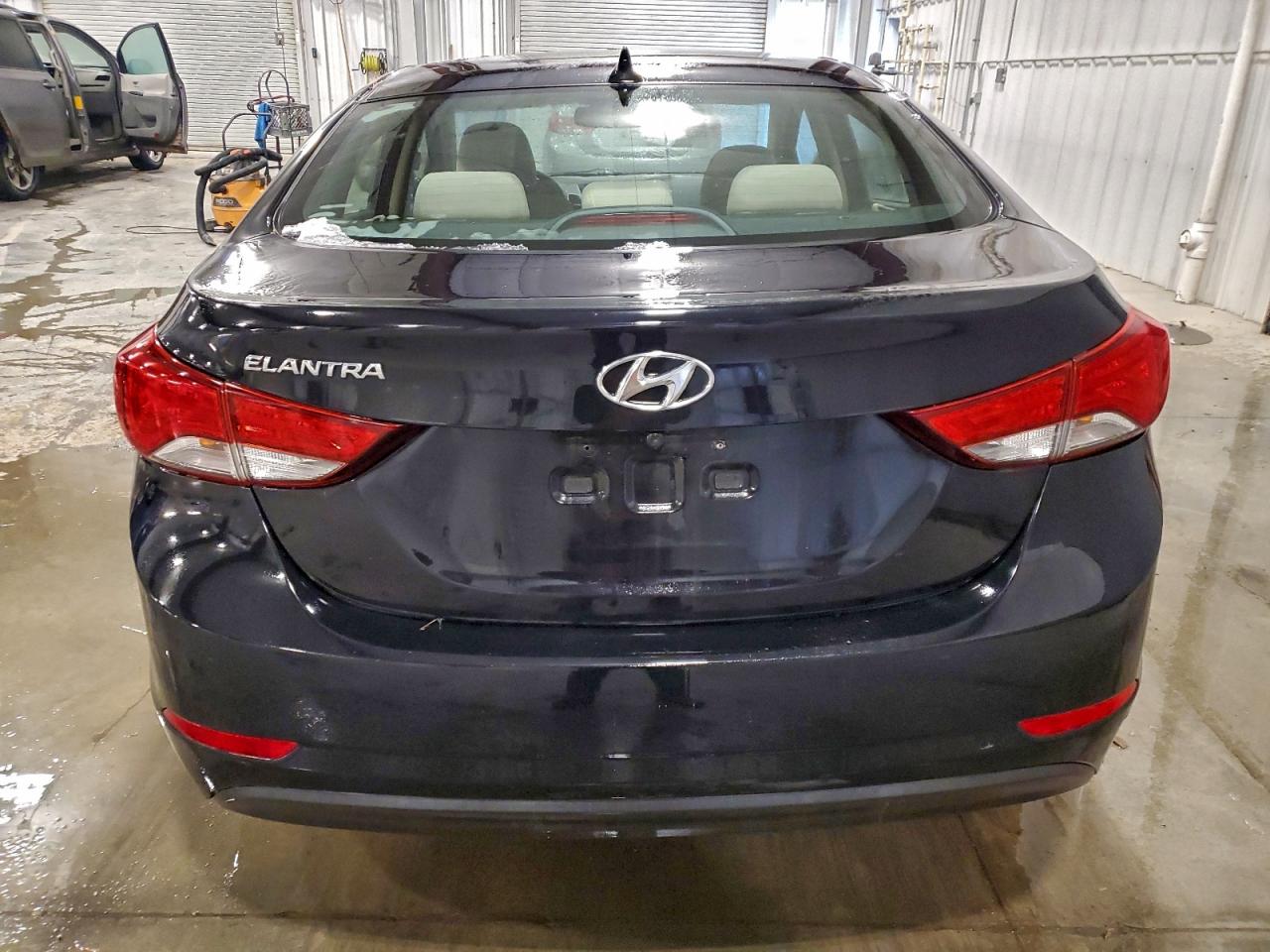 2014 HYUNDAI ELANTRA SE photo 6