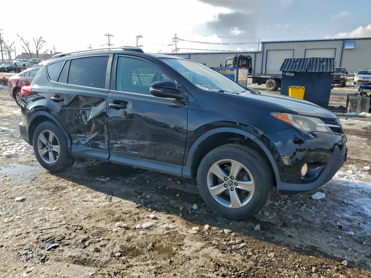 2015 TOYOTA RAV4 XLE photo 7