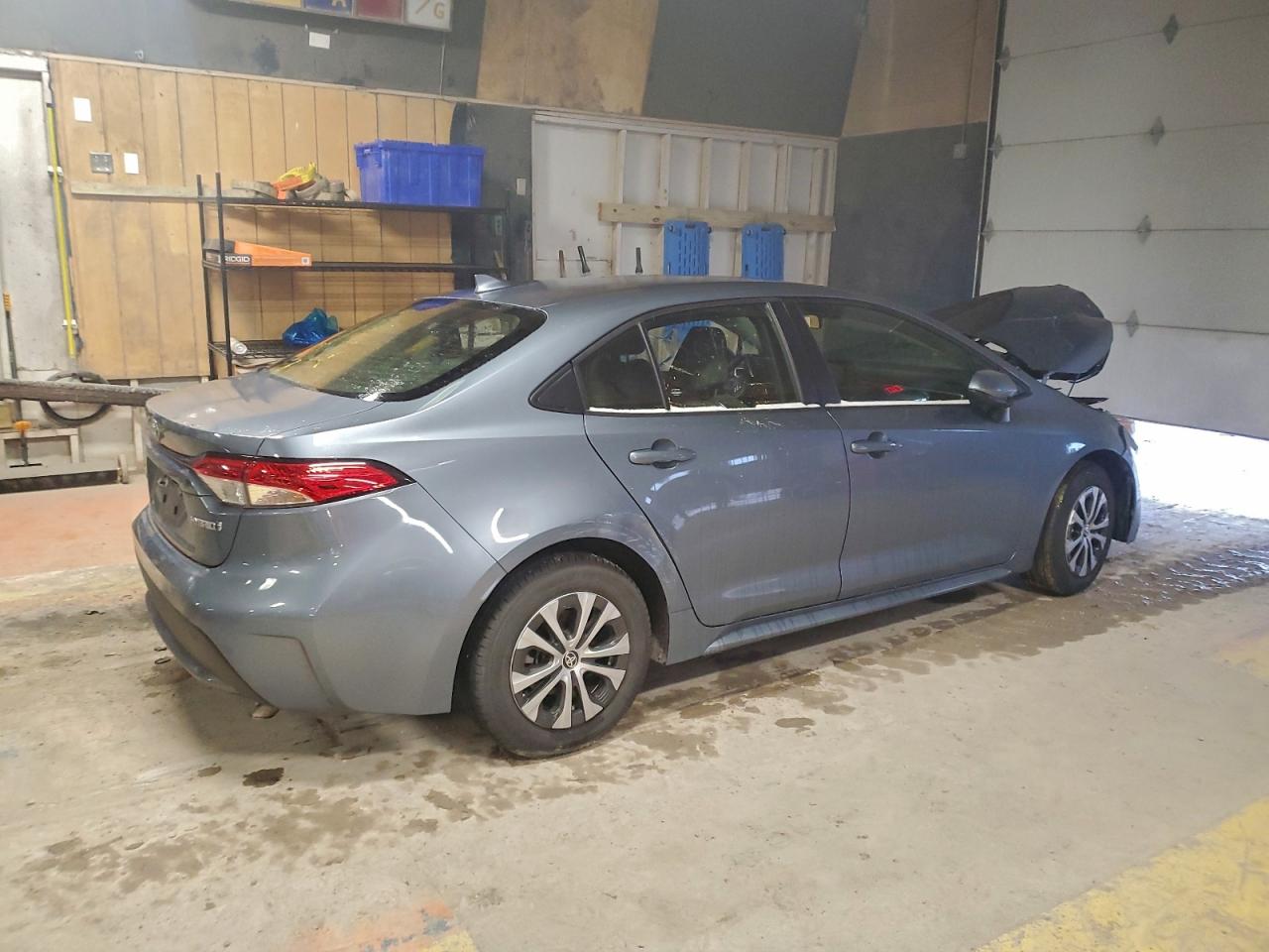 2022 TOYOTA COROLLA LE photo 3