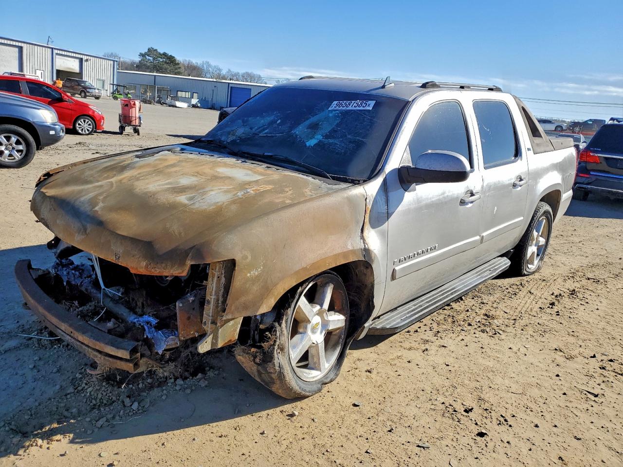 2007 CHEVROLET AVALANCHE C1500 — BURN damage — photo 1