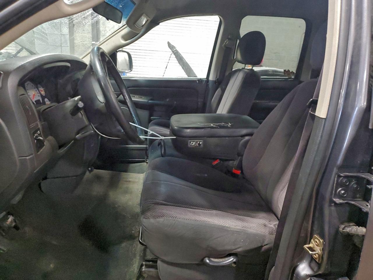 2003 DODGE RAM 1500 ST photo 13