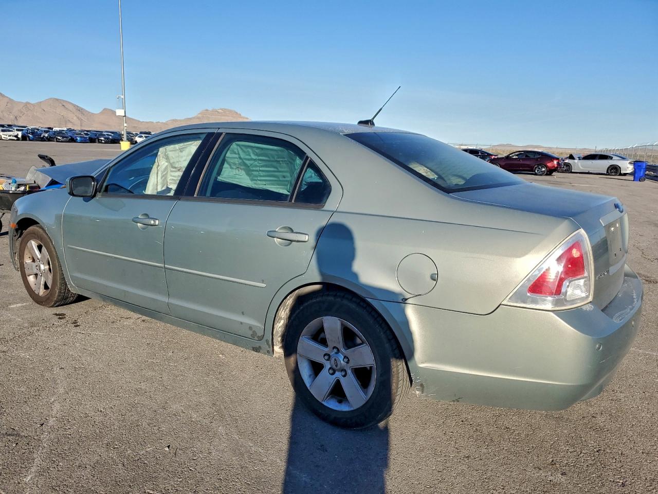 2008 FORD FUSION SE photo 2
