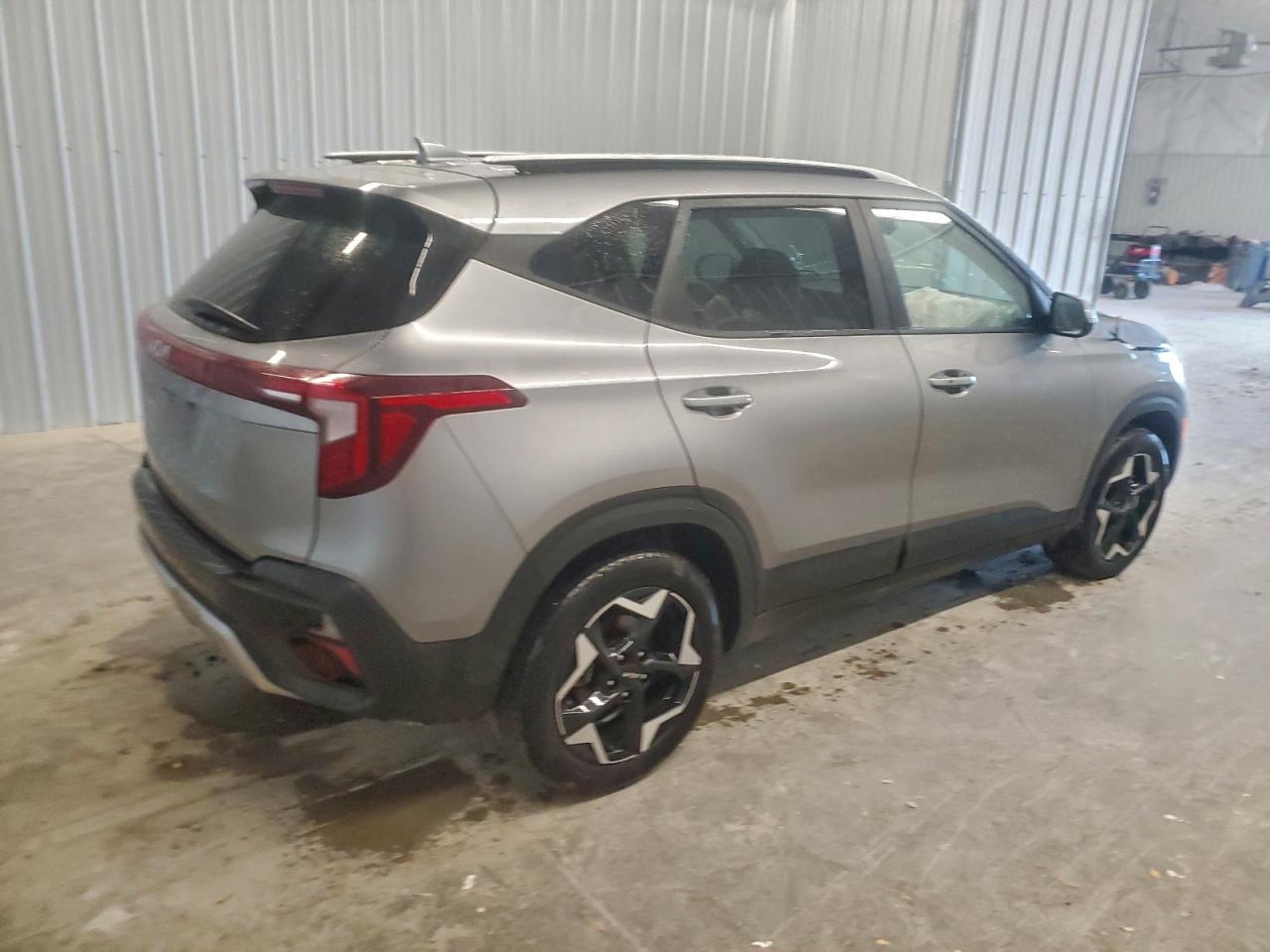 2025 KIA SELTOS S photo 3