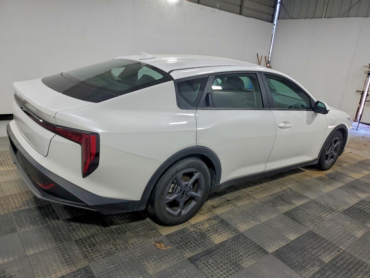 2025 KIA K4 LX photo 3
