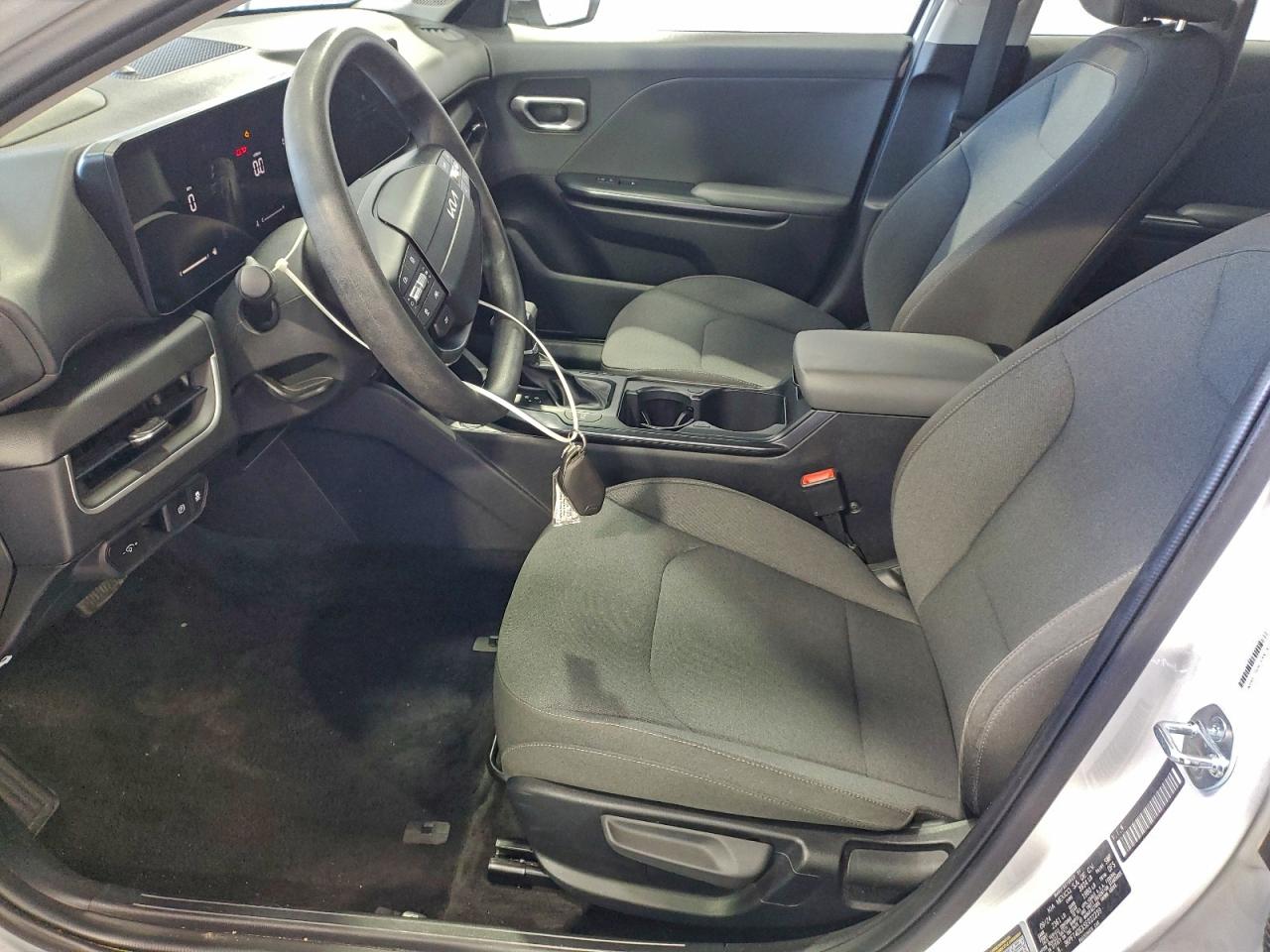 2025 KIA K4 LX photo 7