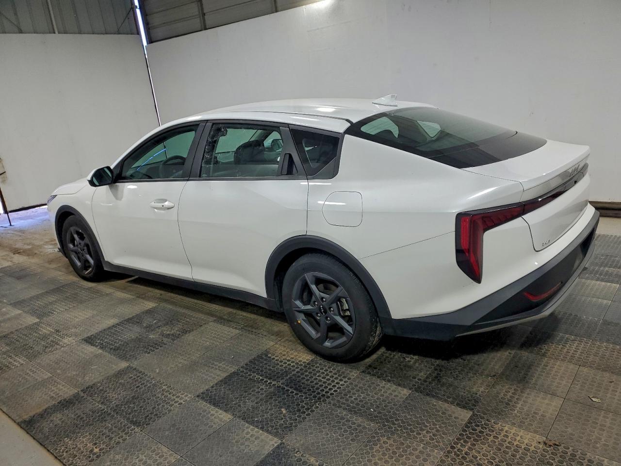 2025 KIA K4 LX photo 2