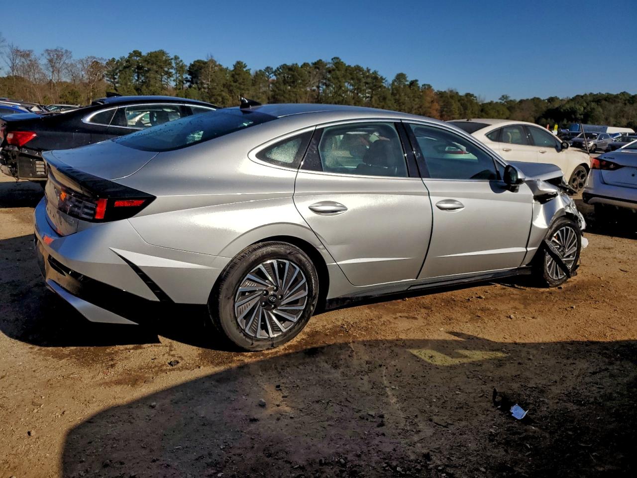 2024 HYUNDAI SONATA HYBRID photo 3