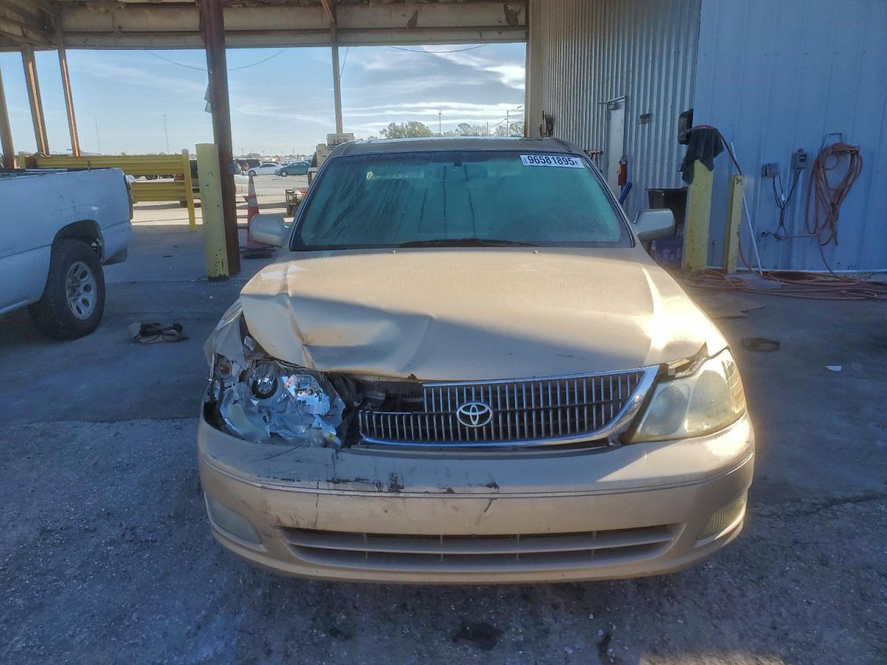 2001 TOYOTA AVALON XL photo 5