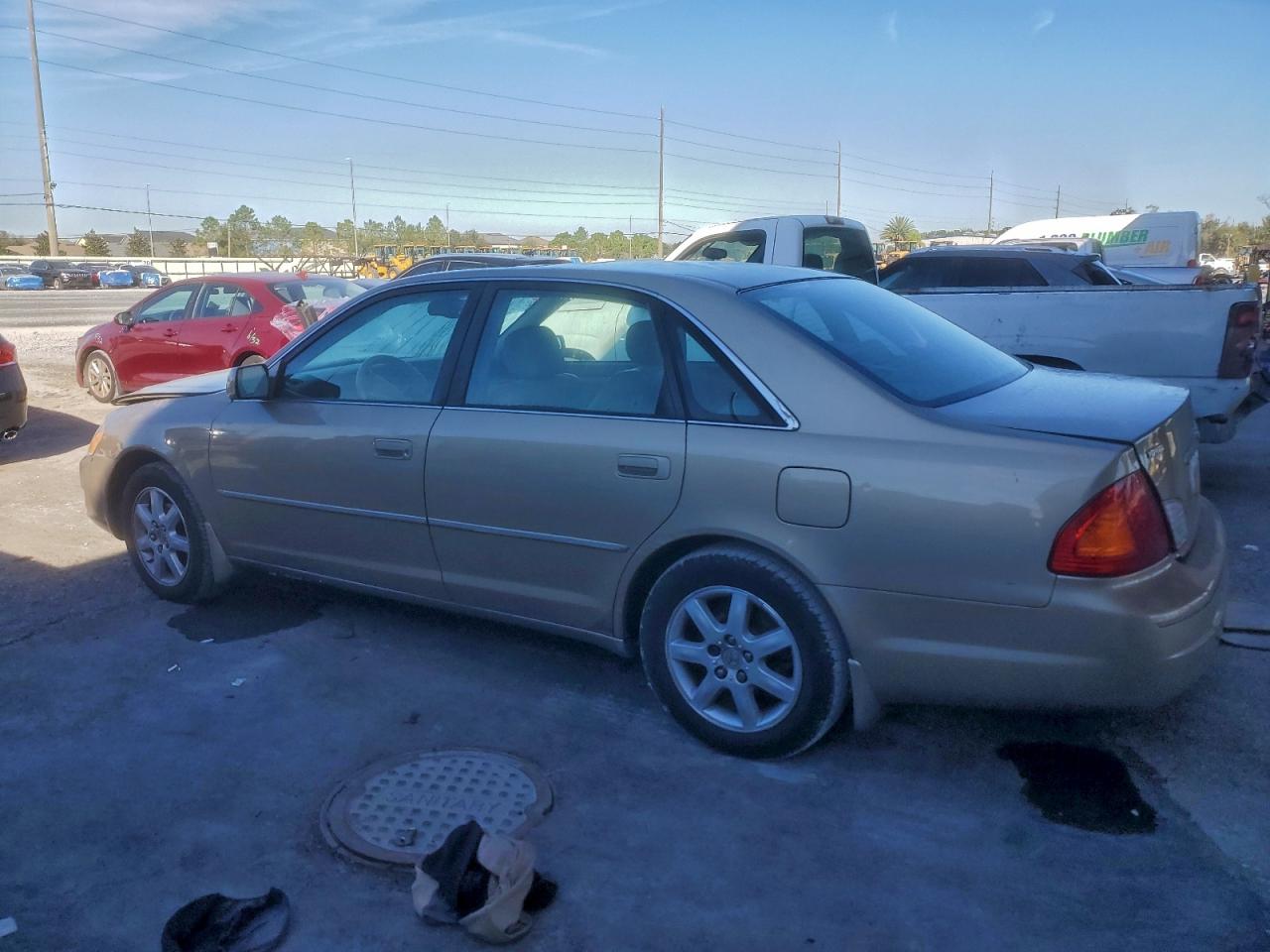 2001 TOYOTA AVALON XL photo 2