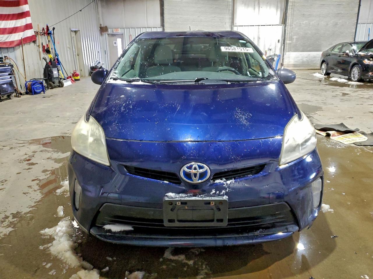 2012 TOYOTA PRIUS photo 9