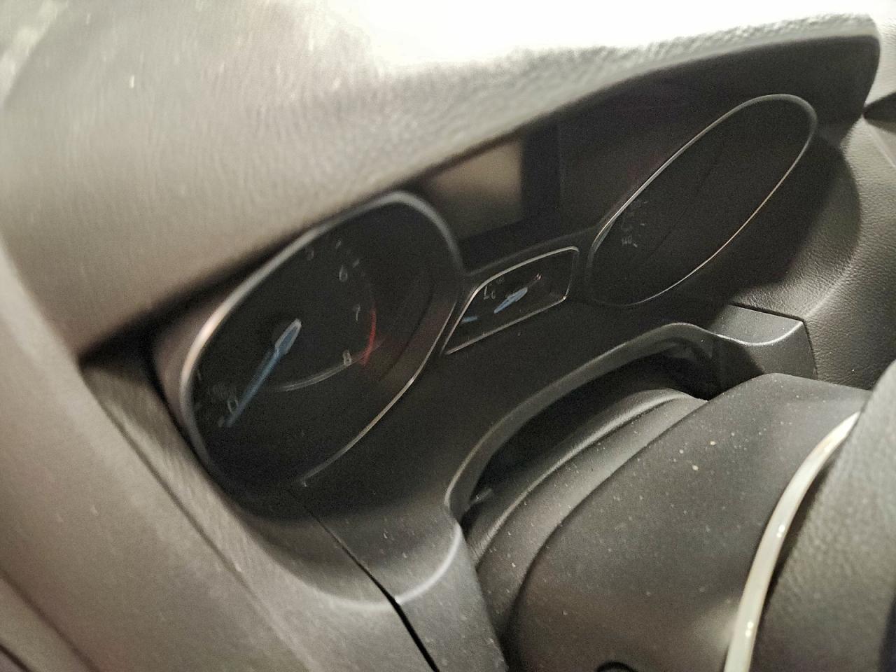 2018 FORD FOCUS SE photo 9