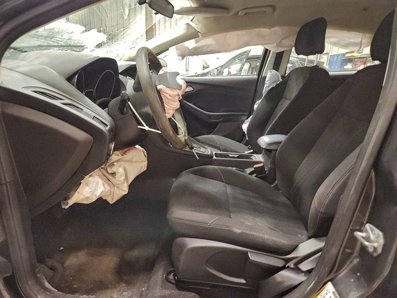 2018 FORD FOCUS SE photo 7