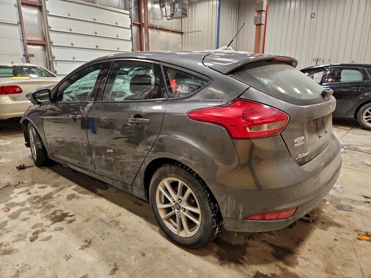 2018 FORD FOCUS SE photo 2