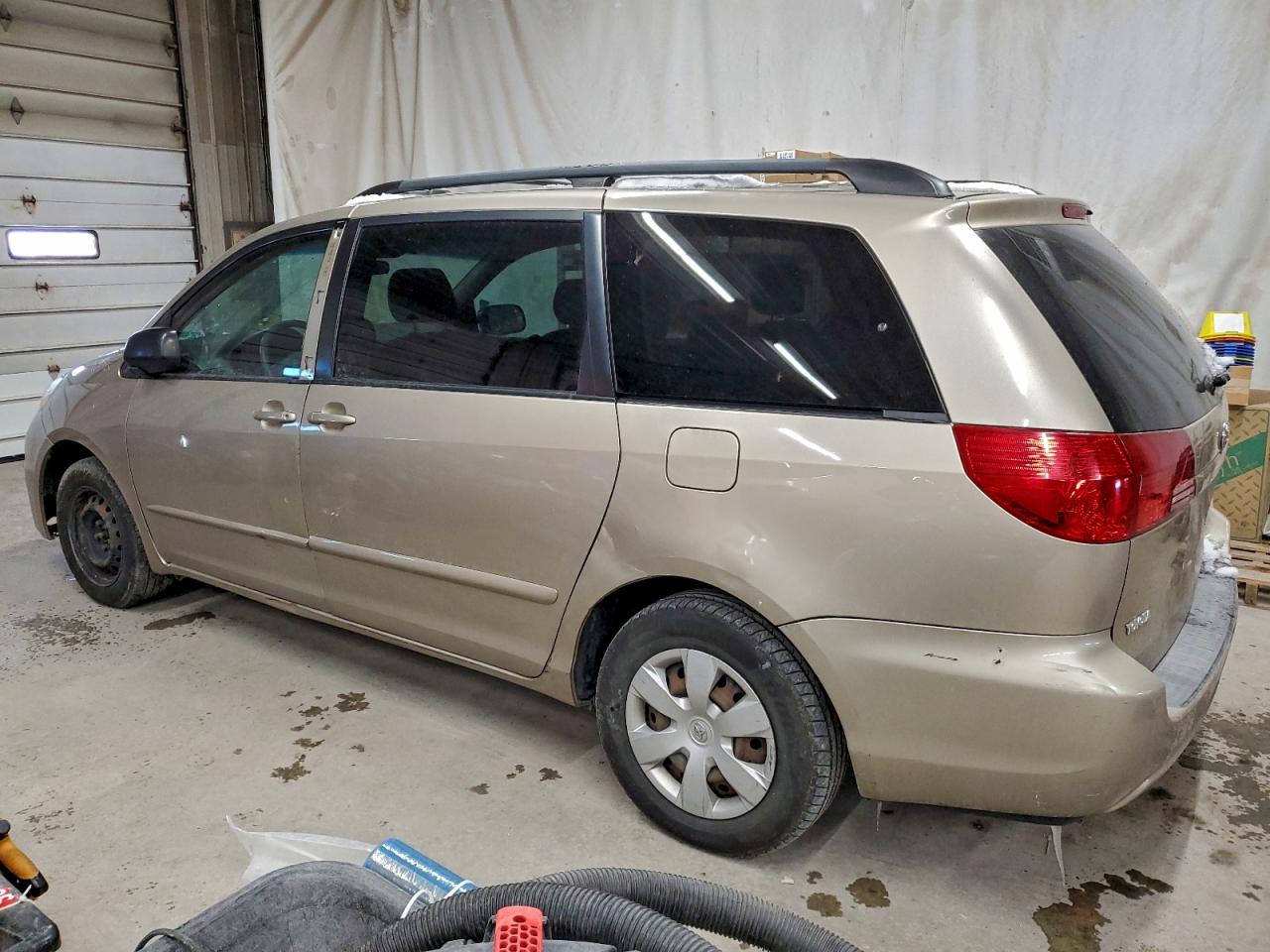 2006 TOYOTA SIENNA CE photo 2