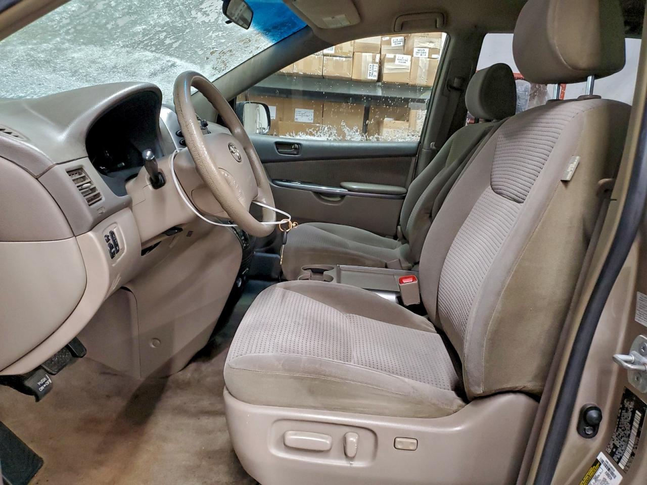 2006 TOYOTA SIENNA CE photo 7