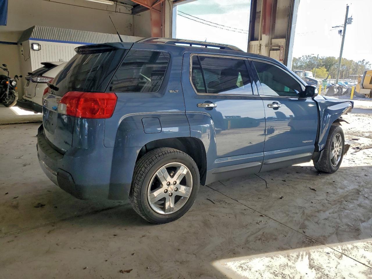 2012 GMC TERRAIN SLT photo 3
