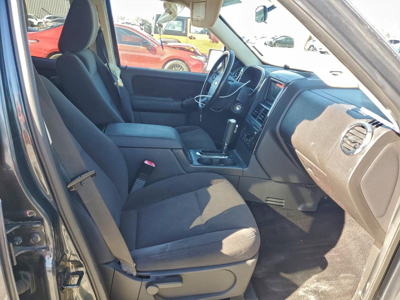 2010 FORD EXPLORER XLT photo 7