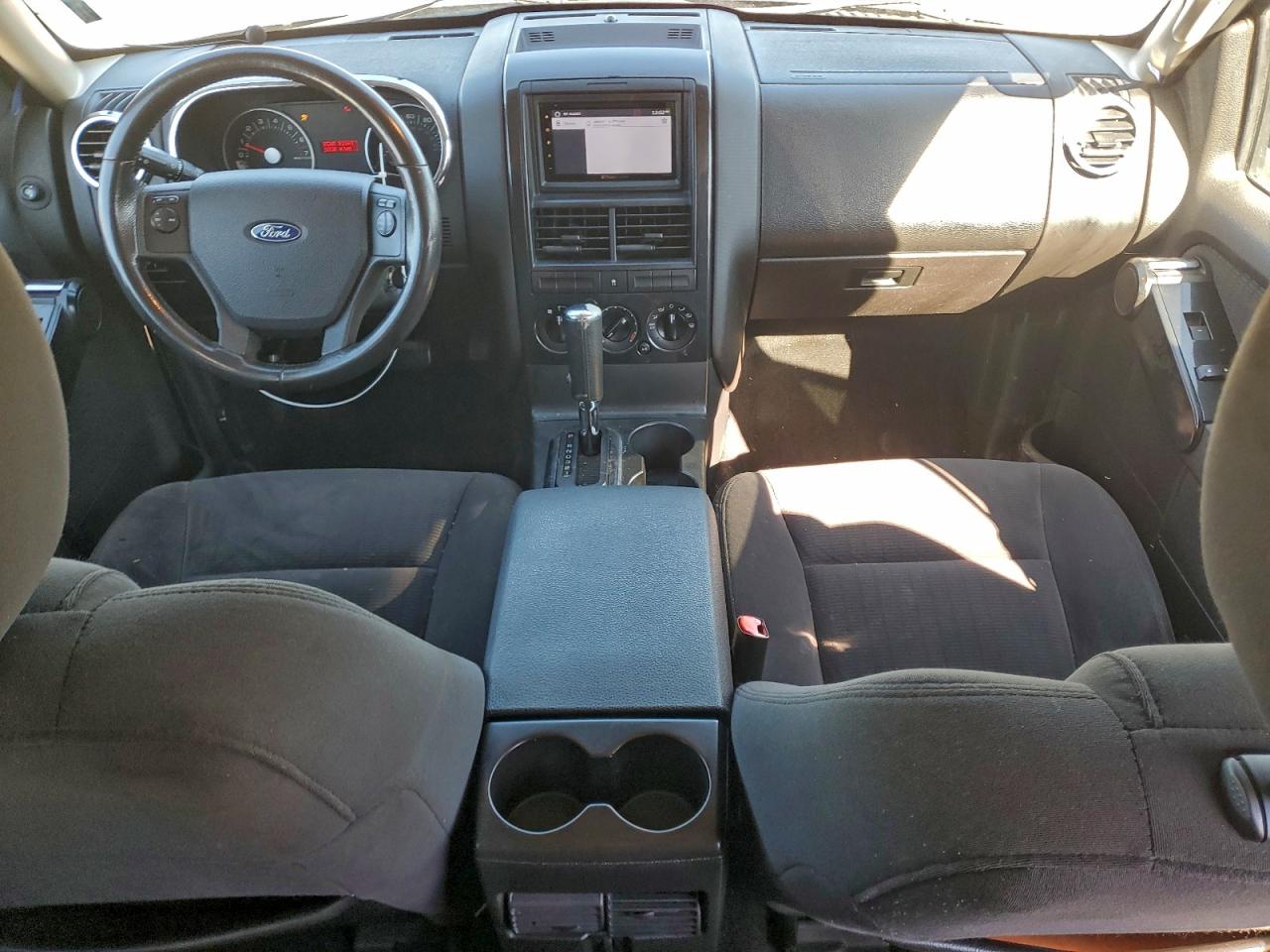 2010 FORD EXPLORER XLT photo 8