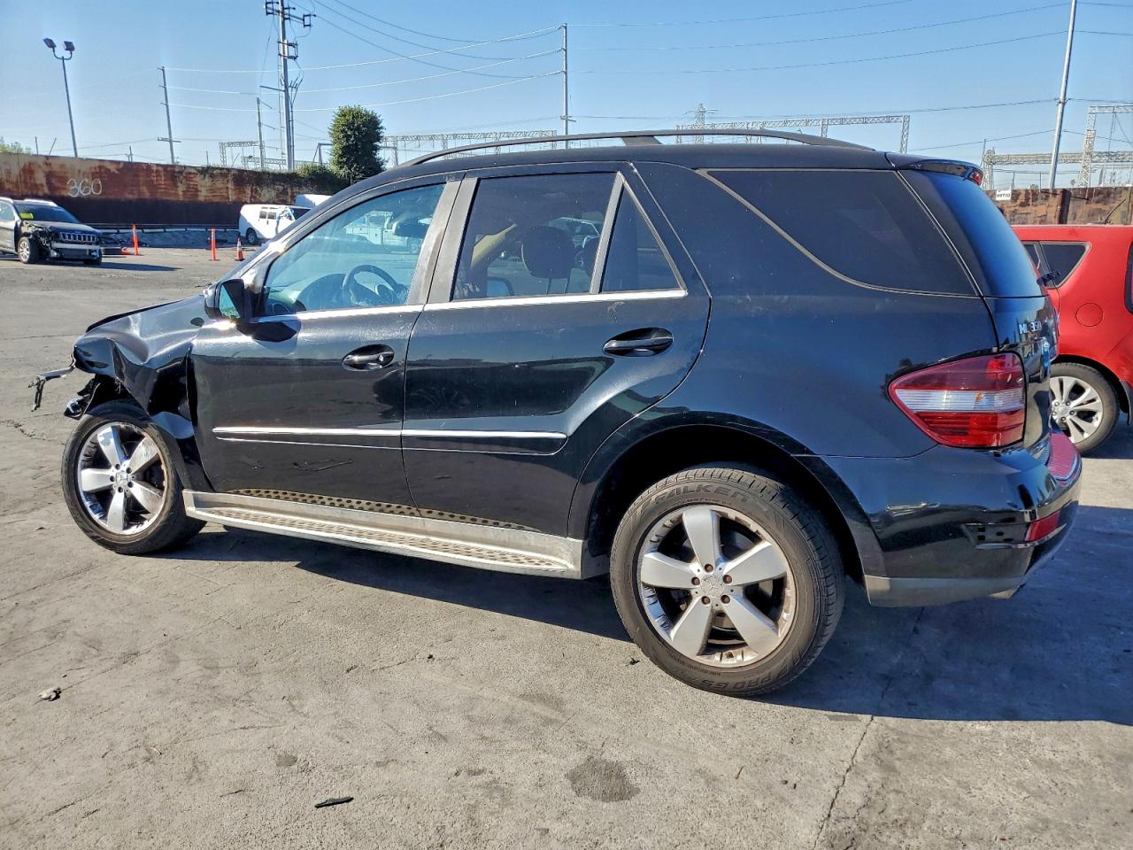 2010 MERCEDES-BENZ ML 350 photo 2