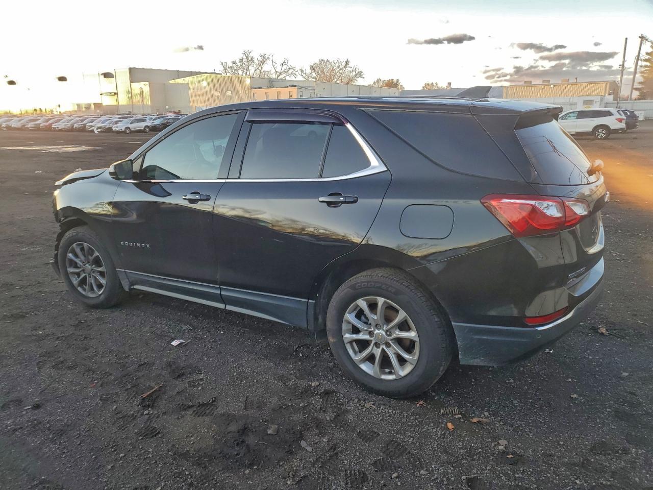 2018 CHEVROLET EQUINOX LT photo 2