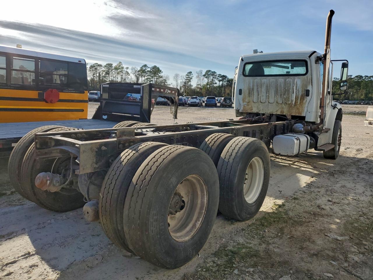 2013 FREIGHTLINER BUSINESS CLASS M2 TRUCK CAB ANDCHASSIS photo 4