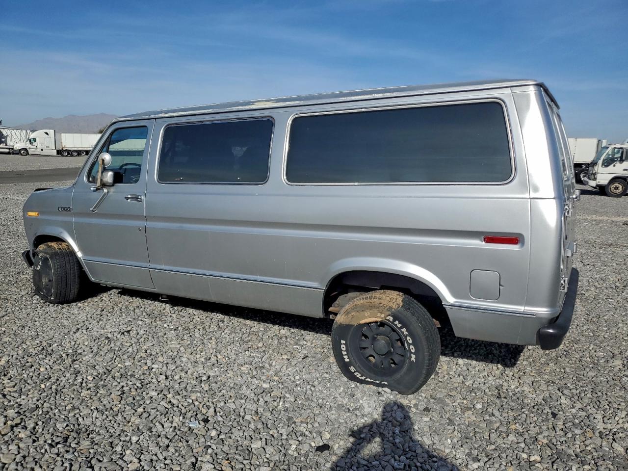 1989 FORD ECONOLINE E150 VAN photo 2