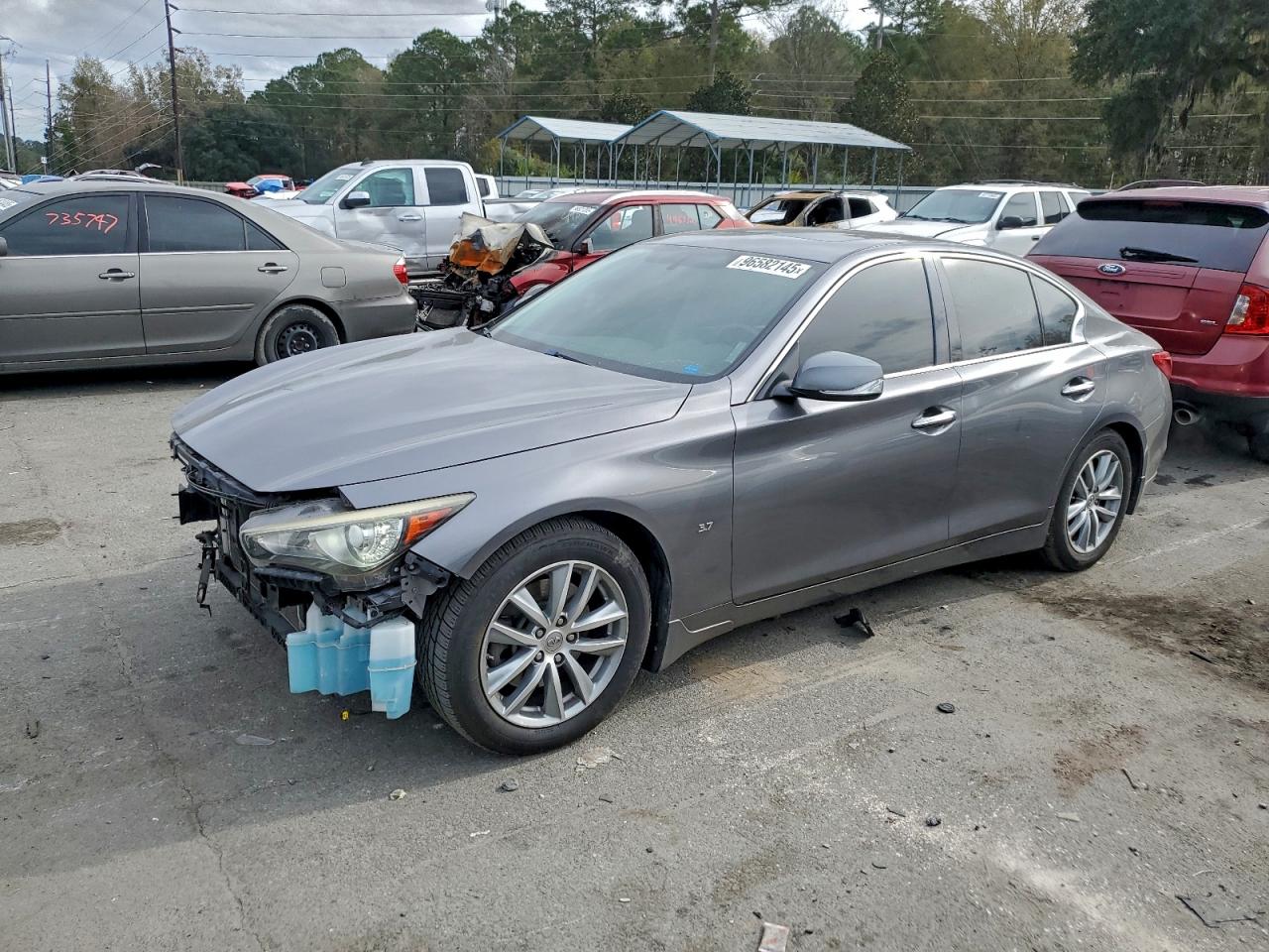 2015 INFINITI Q50
