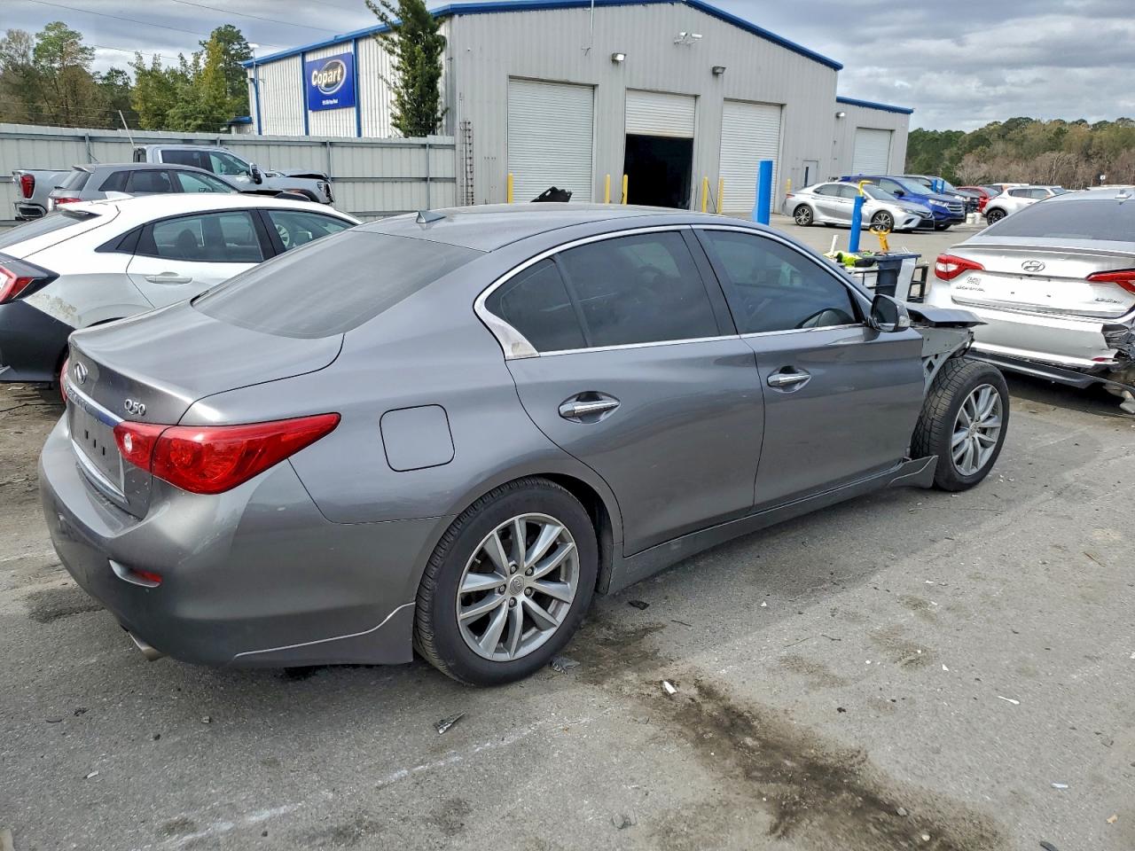 2015 INFINITI Q50 BASE photo 3