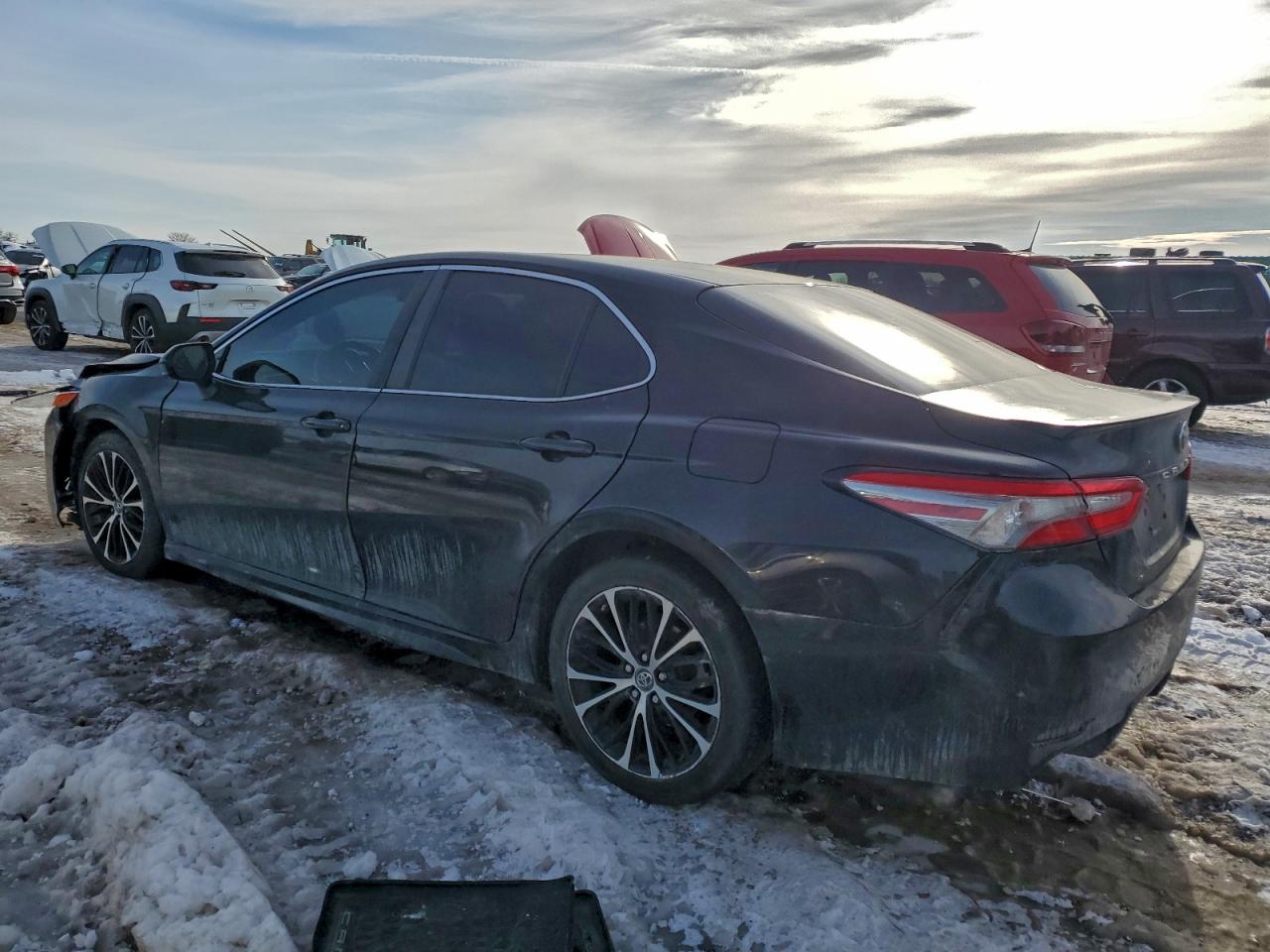 2018 TOYOTA CAMRY L photo 2