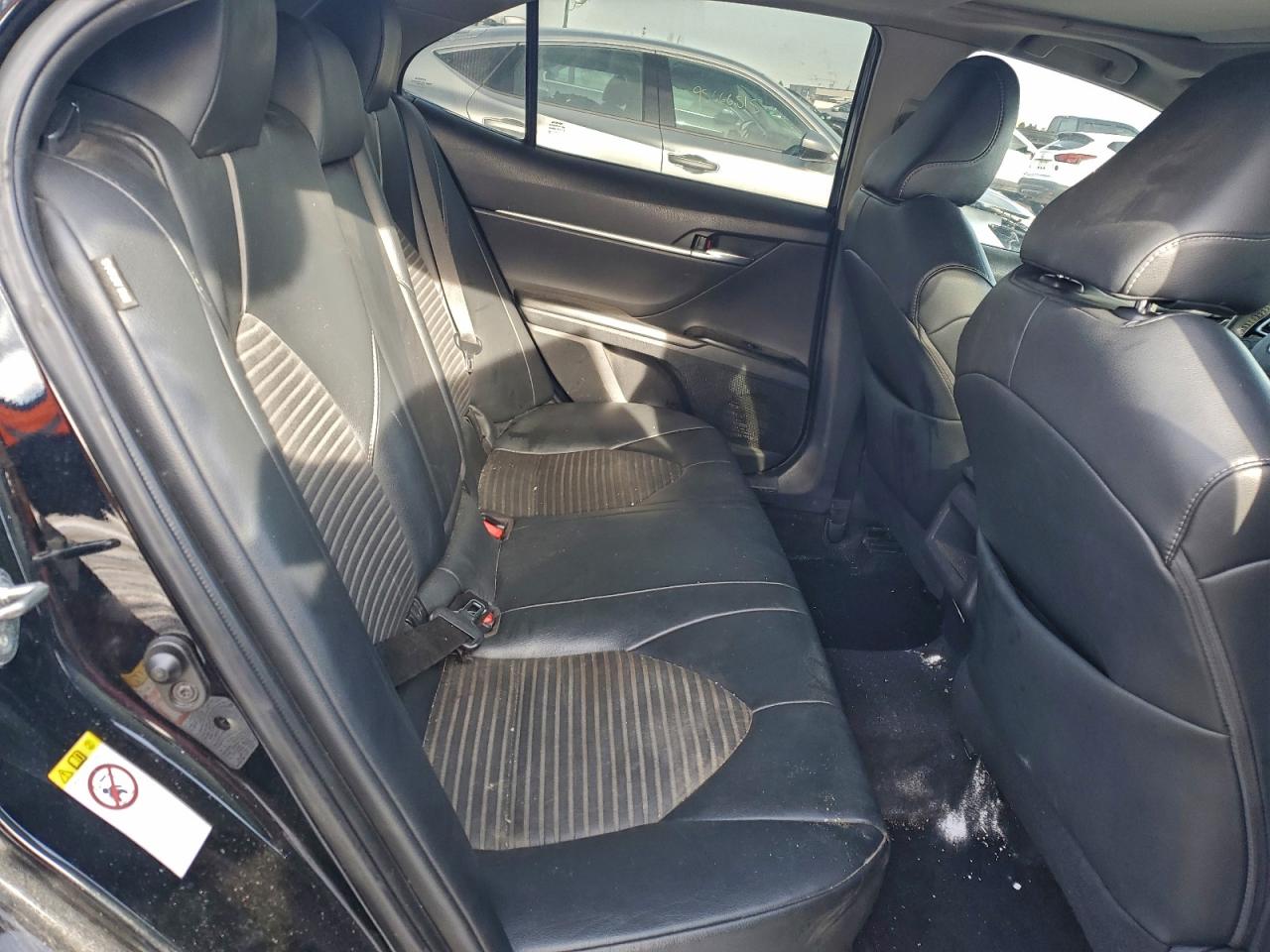 2018 TOYOTA CAMRY L photo 10
