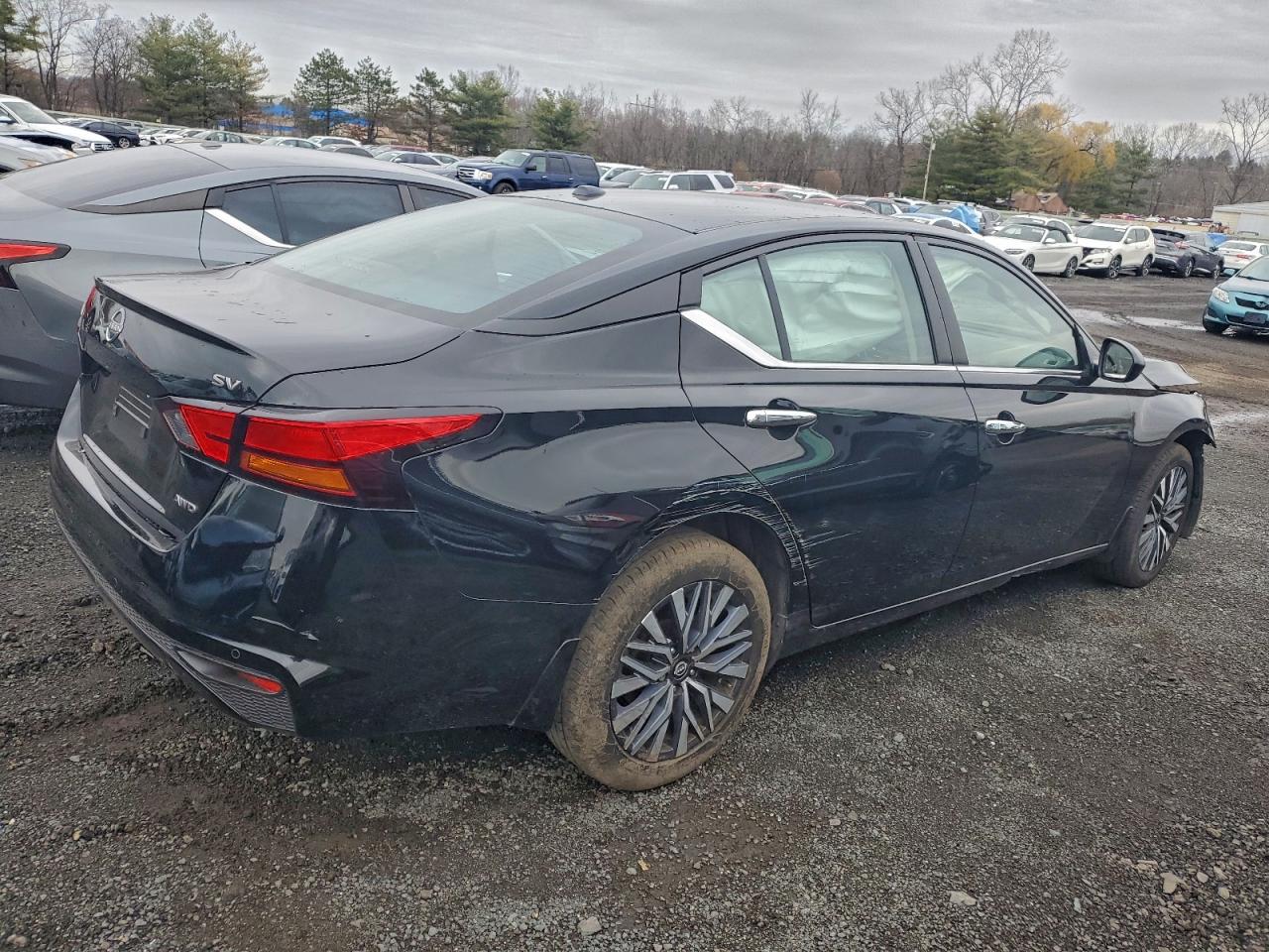 2024 NISSAN ALTIMA SV photo 3