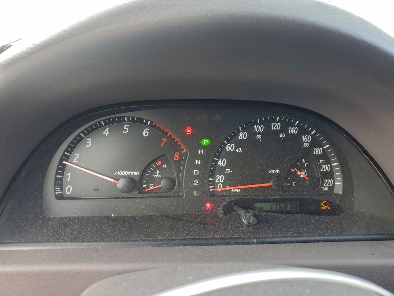 2002 TOYOTA CAMRY LE photo 9