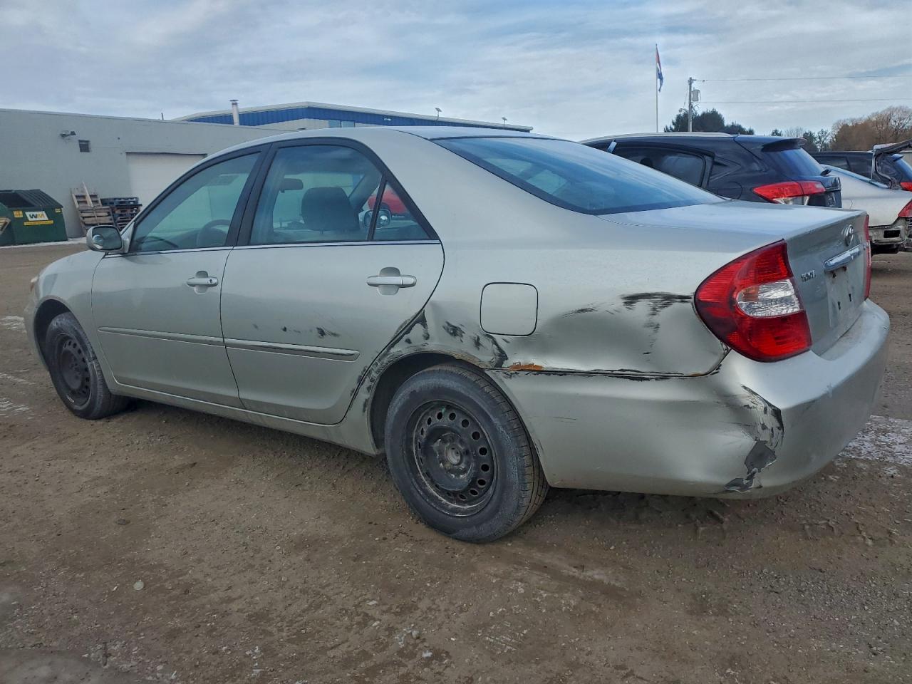 2002 TOYOTA CAMRY LE photo 2