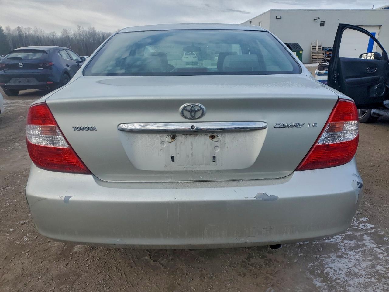 2002 TOYOTA CAMRY LE photo 6