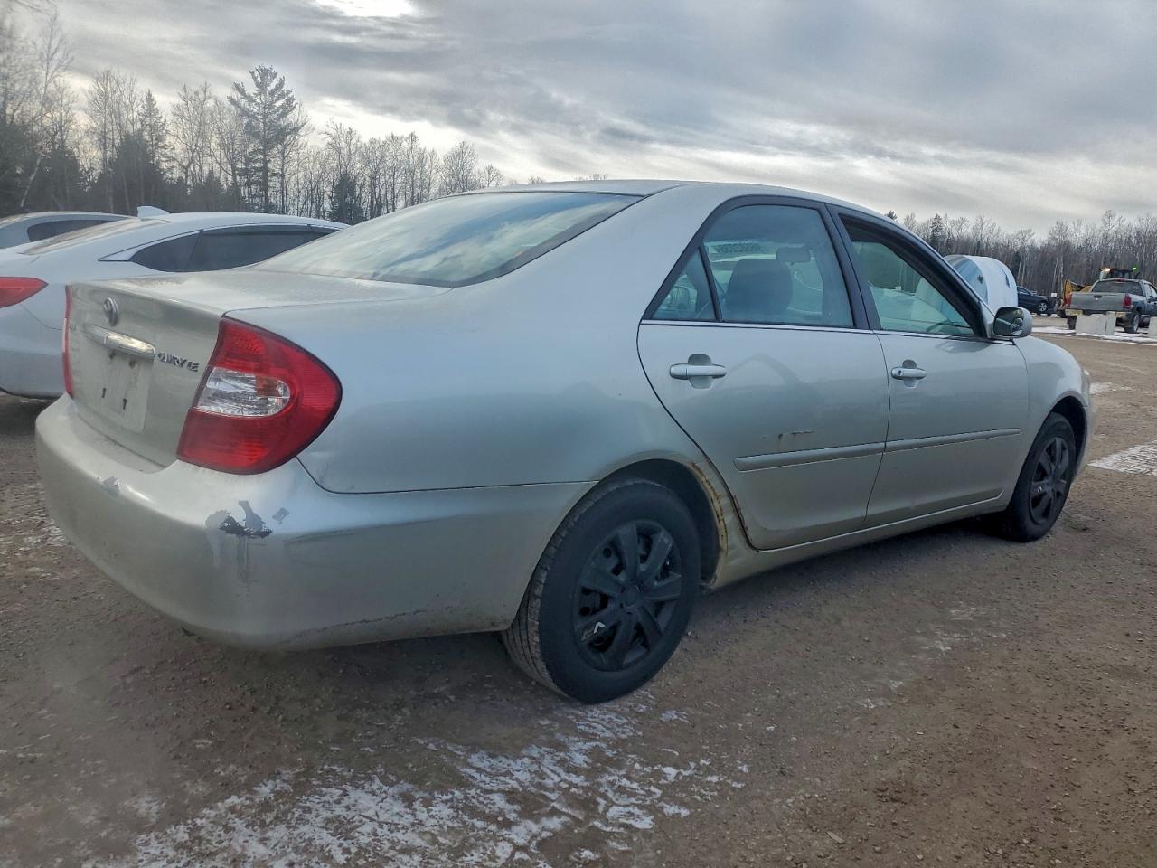 2002 TOYOTA CAMRY LE photo 3