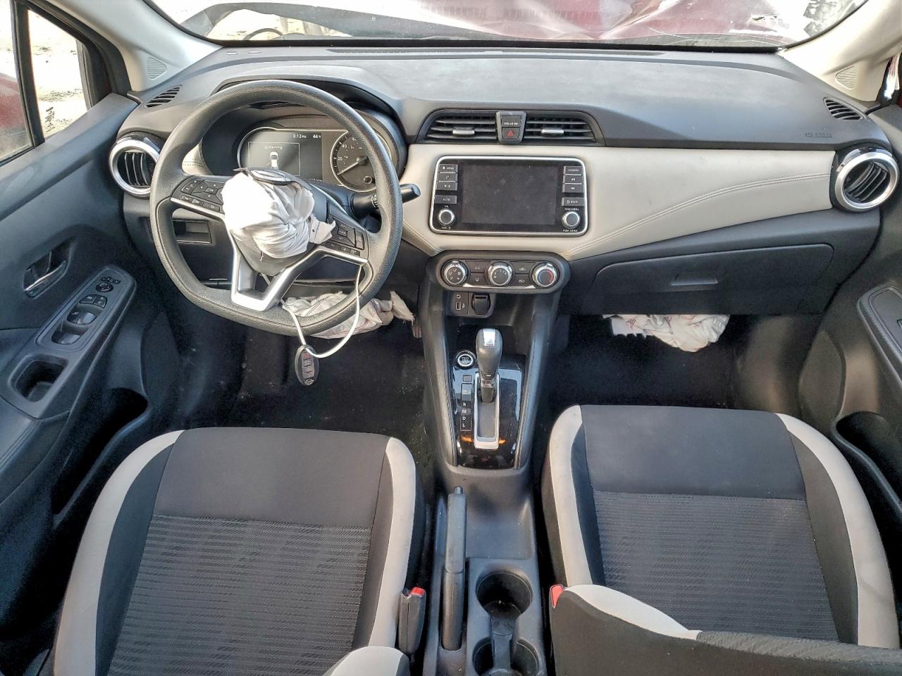 2020 NISSAN VERSA SV photo 8