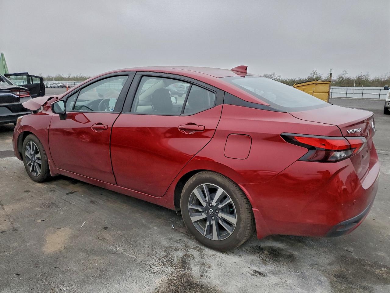 2020 NISSAN VERSA SV photo 2
