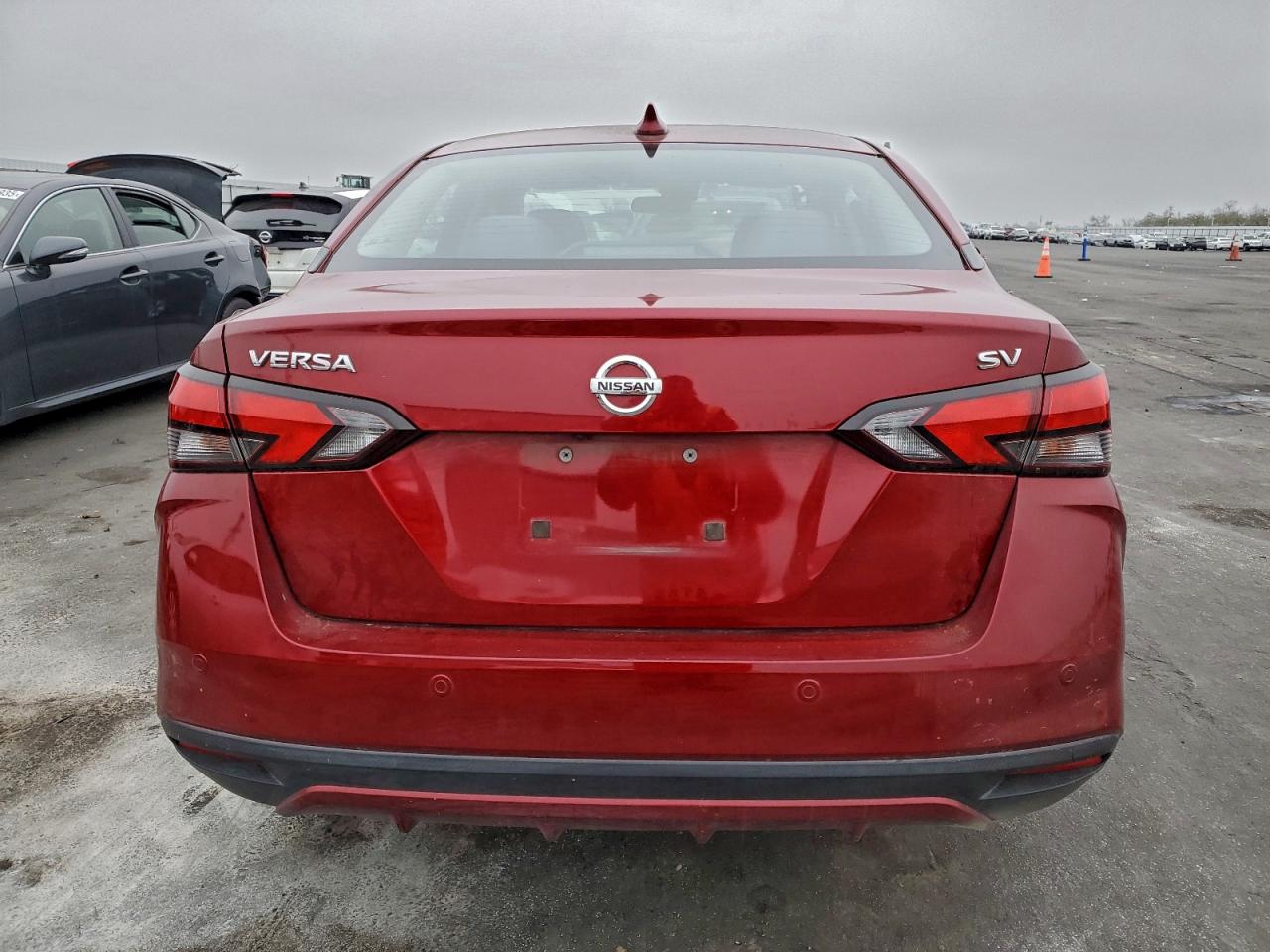 2020 NISSAN VERSA SV photo 6