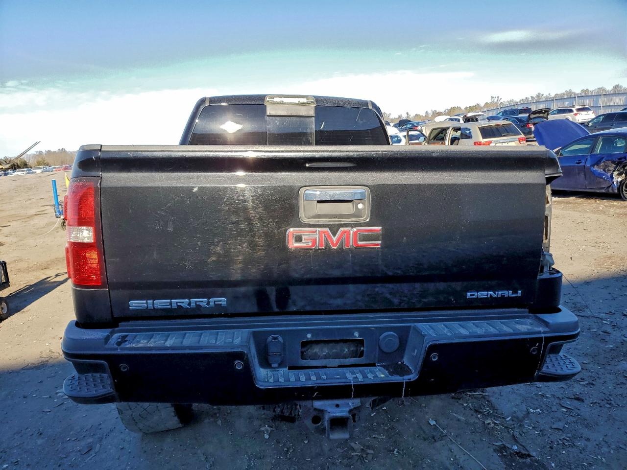 2015 GMC SIERRA K2500 DENALI photo 11
