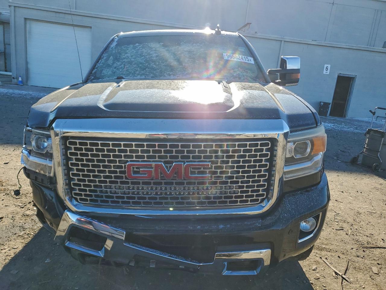 2015 GMC SIERRA K2500 DENALI photo 9