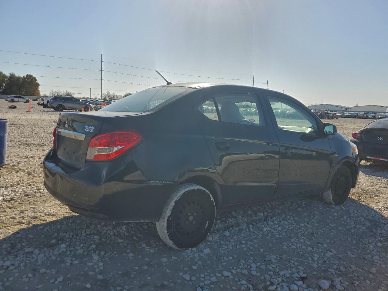 2017 MITSUBISHI MIRAGE G4 ES photo 3