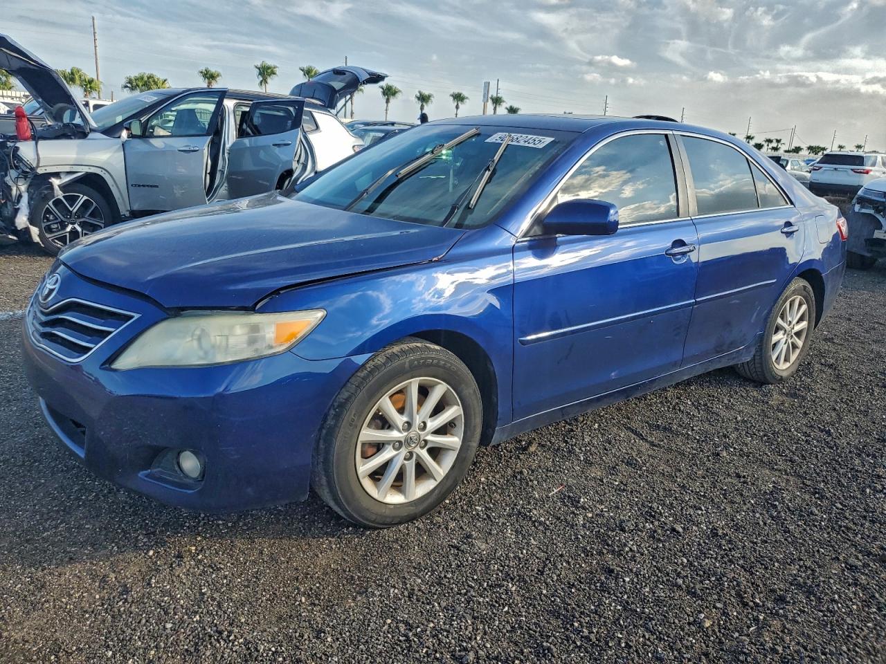 2011 TOYOTA CAMRY