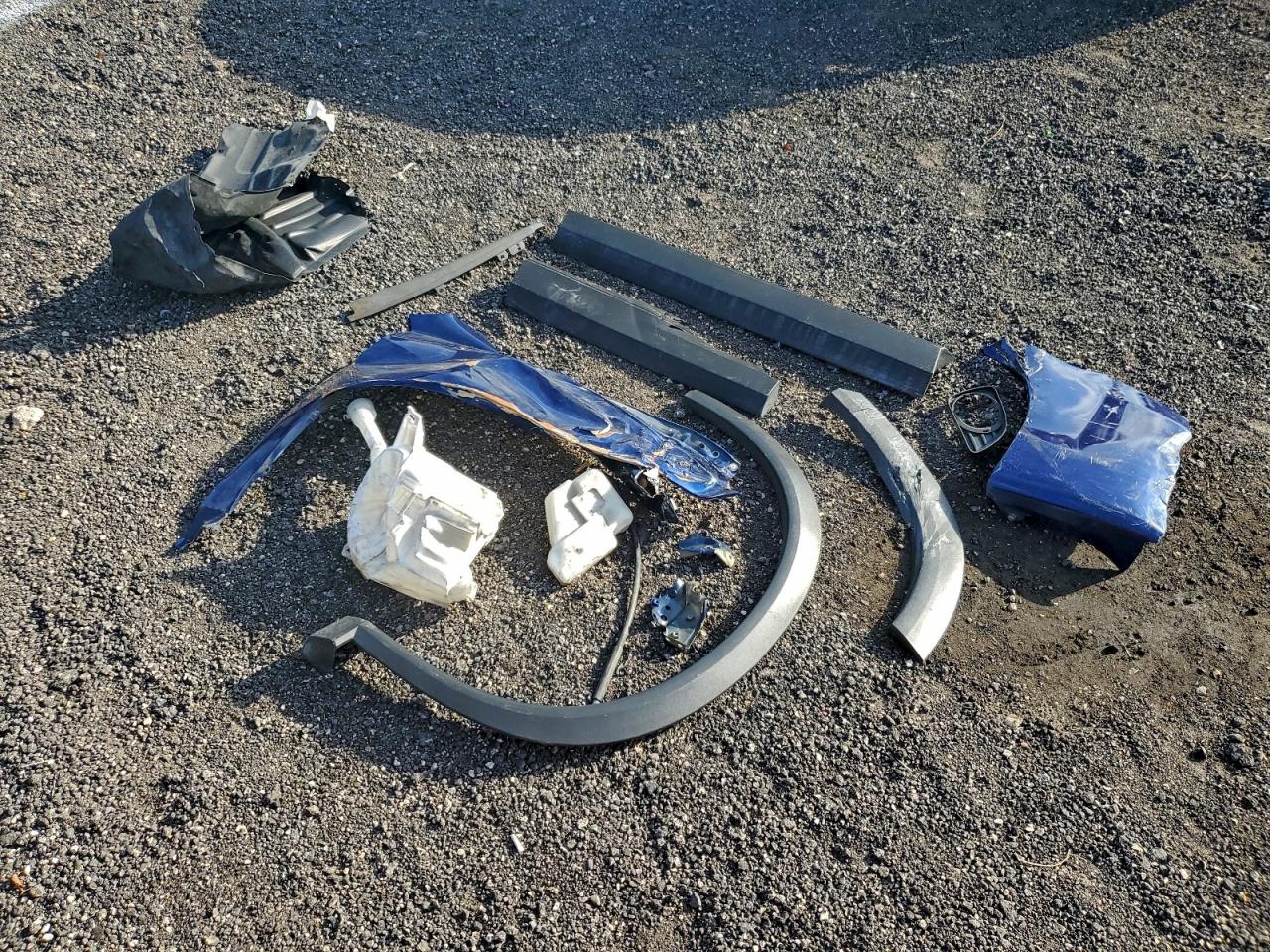2011 TOYOTA CAMRY BASE photo 12