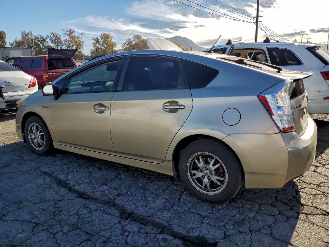 2010 TOYOTA PRIUS photo 3